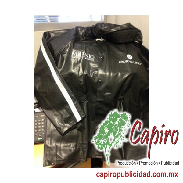 Chamarra con logotipo