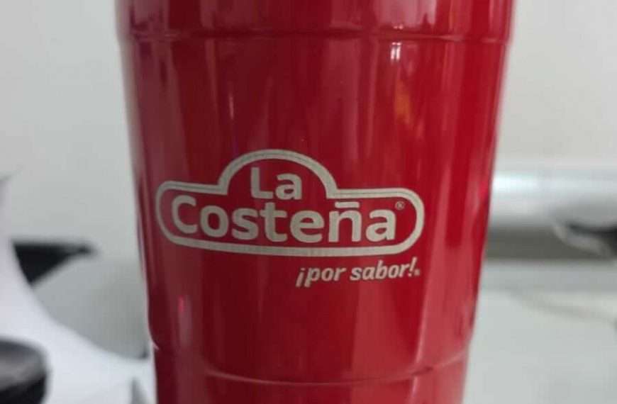 Grabado láser en vasos, termos y tazas metalizadas.