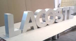 Anuncios luminosos, logos y letras 3D tipo block volumétricas