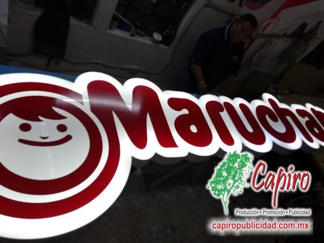 Fabricación de anuncios luminosos