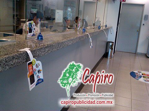 Publicidad en plaza comercial: Inbursa