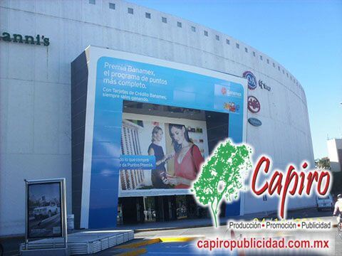 Publicidad en plazas comerciales: cliente Banamex