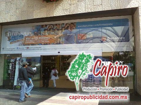 Publicidad en plazas comerciales: cliente Banamex