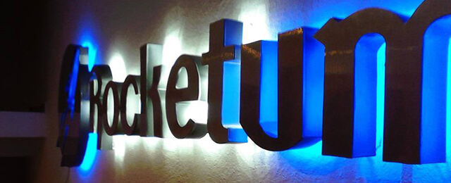 Anuncios luminosos, logos y letras 3D tipo block volumétricas