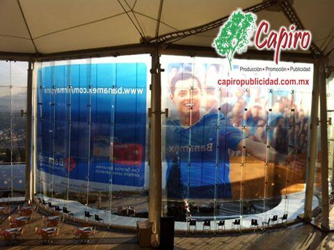 Publicidad en plazas comerciales: cliente Banamex