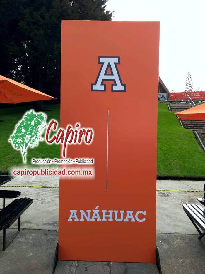 Tótems y Back para Universidad Anáhuac 2